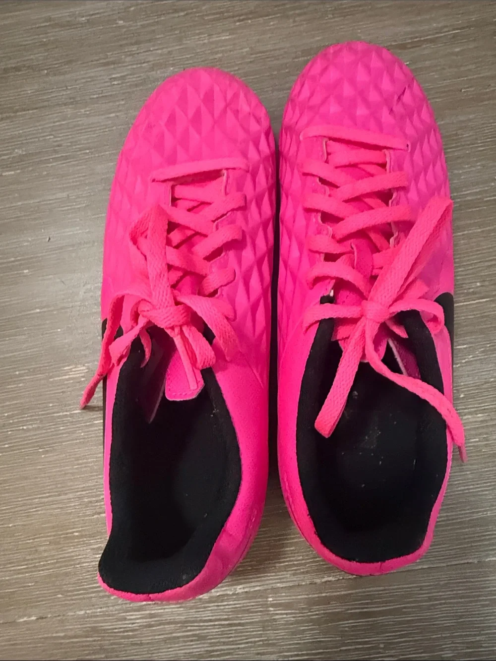 Nike Kids' Hot Pink Tiempo Soccer Cleats